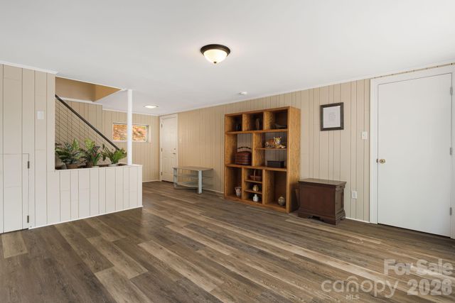 87 W Oakview Road, Asheville, NC 28806