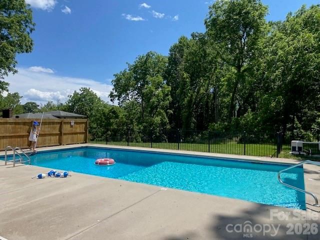 87 W Oakview Road, Asheville, NC 28806