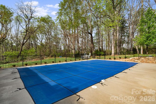 87 W Oakview Road, Asheville, NC 28806