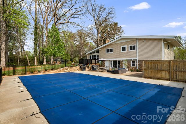 87 W Oakview Road, Asheville, NC 28806