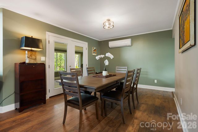 87 W Oakview Road, Asheville, NC 28806