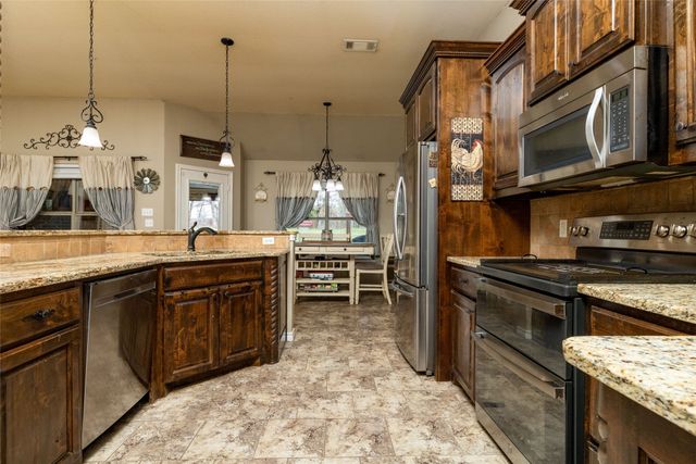 101 Lyndsey Court, Boyd, TX 76023