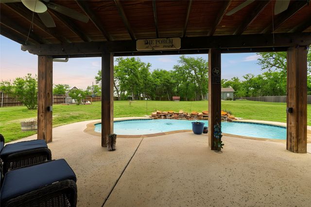 101 Lyndsey Court, Boyd, TX 76023