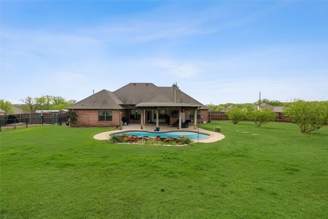 101 Lyndsey Court, Boyd, TX 76023