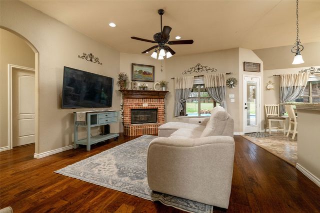 101 Lyndsey Court, Boyd, TX 76023