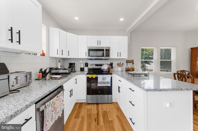 201 PENLLYN BLUE BELL PIKE, Blue Bell, PA 19422