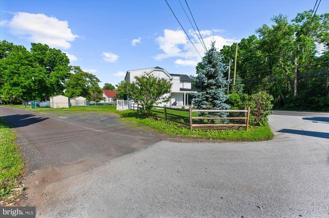 201 PENLLYN BLUE BELL PIKE, Blue Bell, PA 19422