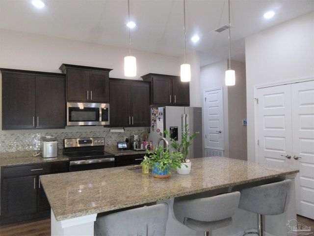 6782 Beaudry Ln, Milton, FL 32570