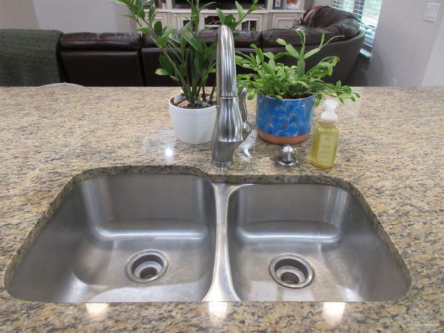 6782 Beaudry Ln, Milton, FL 32570