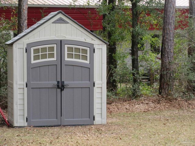 6782 Beaudry Ln, Milton, FL 32570