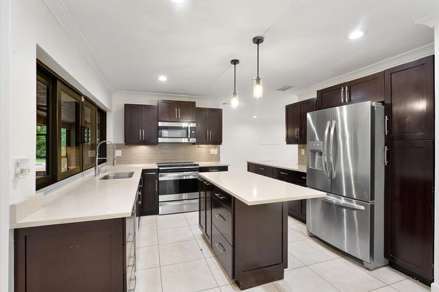 244 NW 102nd Terrace, Plantation, FL 33324