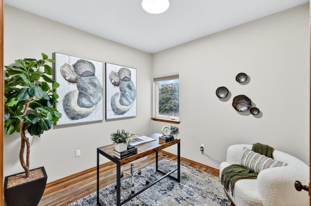1003 S Henry Rd, Greenacres, WA 99016