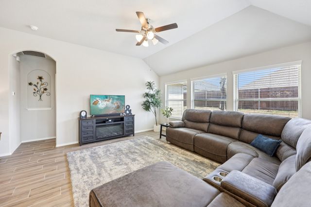 212 Magnolia Drive, Azle, TX 76020