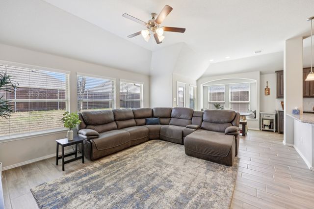 212 Magnolia Drive, Azle, TX 76020