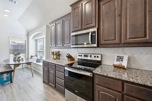 212 Magnolia Drive, Azle, TX 76020