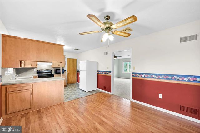311 N PENRYN RD, Manheim, PA 17545