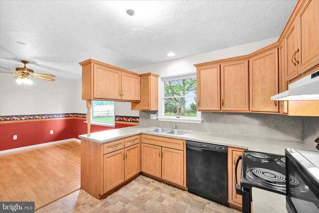 311 N PENRYN RD, Manheim, PA 17545