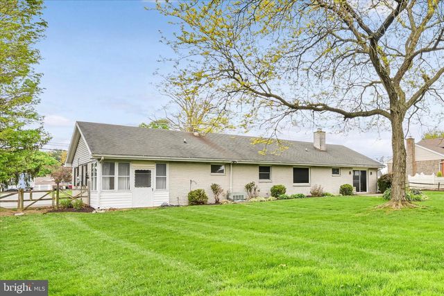 311 N PENRYN RD, Manheim, PA 17545