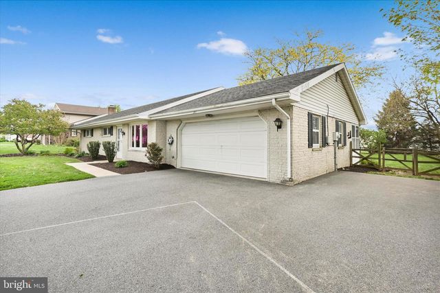 311 N PENRYN RD, Manheim, PA 17545