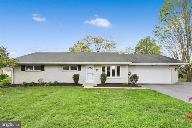 311 N PENRYN RD, Manheim, PA 17545
