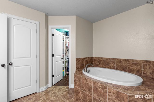 5534 RHONE DRIVE, Wichita Falls, TX 76306