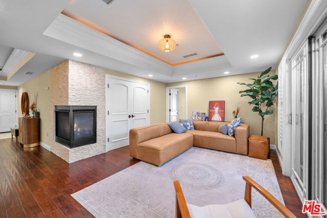 837 Crenshaw Boulevard 204, Los Angeles, CA 90005