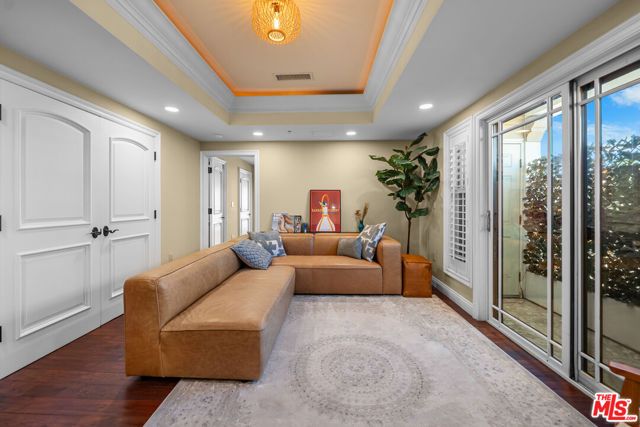 837 Crenshaw Boulevard 204, Los Angeles, CA 90005