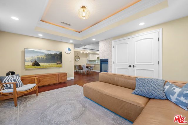 837 Crenshaw Boulevard 204, Los Angeles, CA 90005