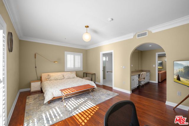 837 Crenshaw Boulevard 204, Los Angeles, CA 90005