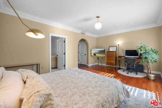 837 Crenshaw Boulevard 204, Los Angeles, CA 90005
