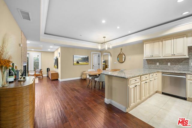 837 Crenshaw Boulevard 204, Los Angeles, CA 90005