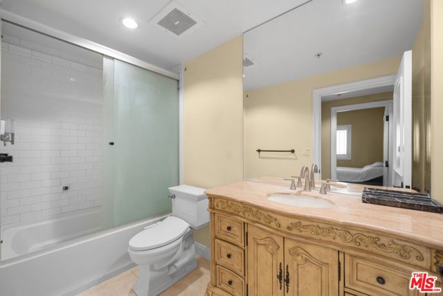 837 Crenshaw Boulevard 204, Los Angeles, CA 90005