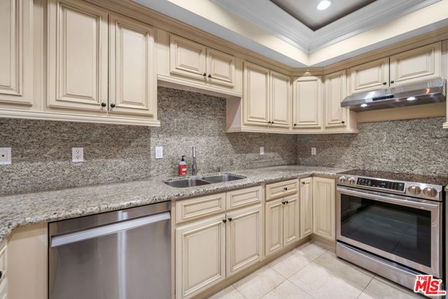 837 Crenshaw Boulevard 204, Los Angeles, CA 90005