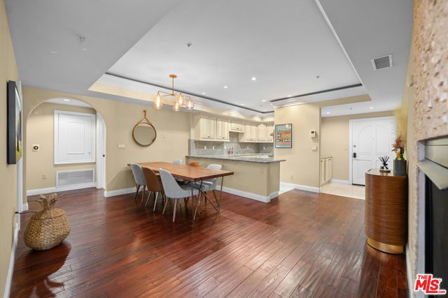 837 Crenshaw Boulevard 204, Los Angeles, CA 90005