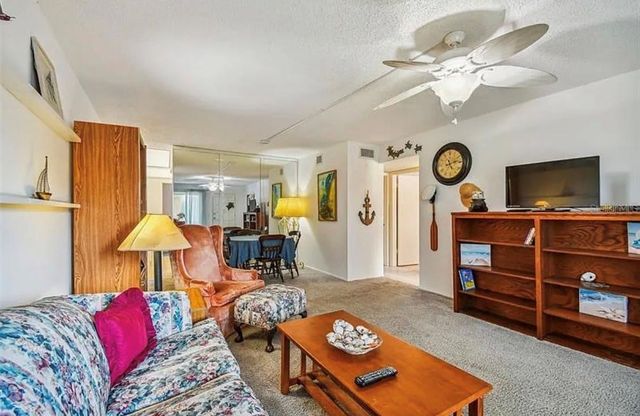 2404 FLORENTINE WAY 32, Clearwater, FL 33763