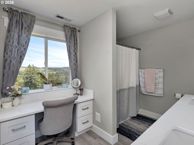 19775 Ne TRUNK Rd, Dundee, OR 97115