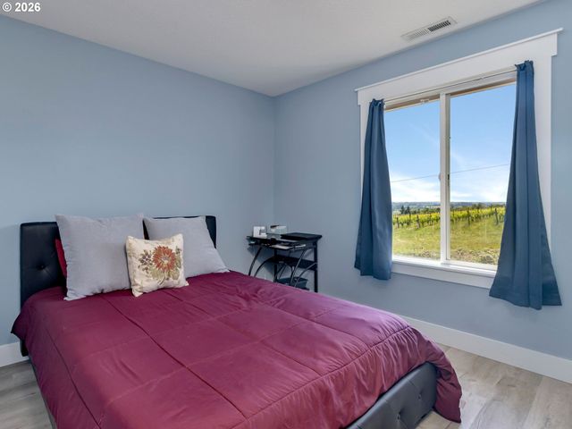 19775 Ne TRUNK Rd, Dundee, OR 97115