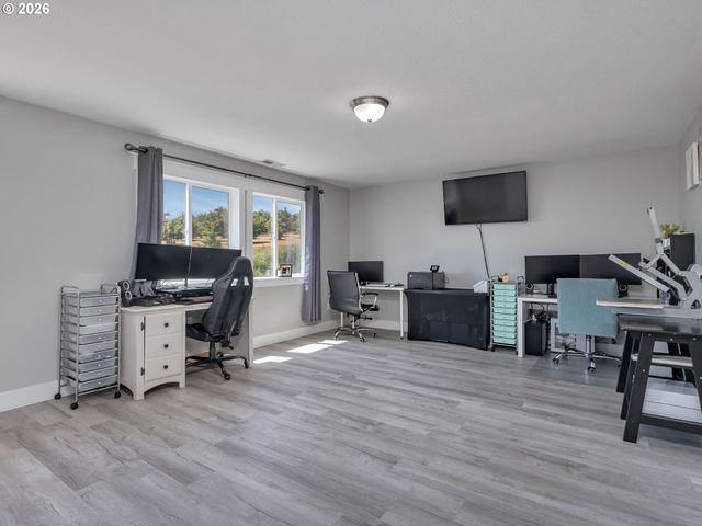 19775 Ne TRUNK Rd, Dundee, OR 97115