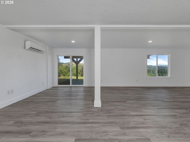 19775 Ne TRUNK Rd, Dundee, OR 97115