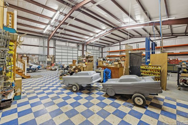 200 HIGHLAND DR, Bandera, TX 78003