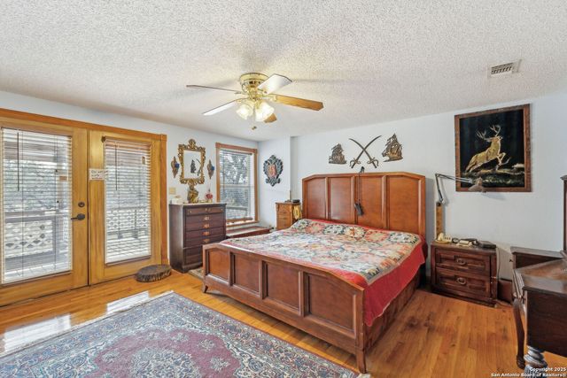 200 HIGHLAND DR, Bandera, TX 78003