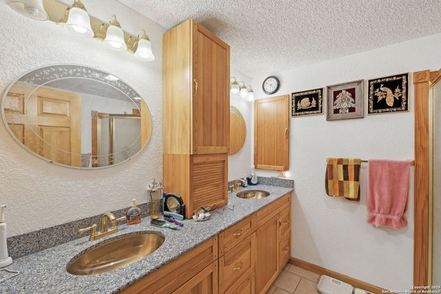 200 HIGHLAND DR, Bandera, TX 78003