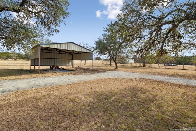 200 HIGHLAND DR, Bandera, TX 78003