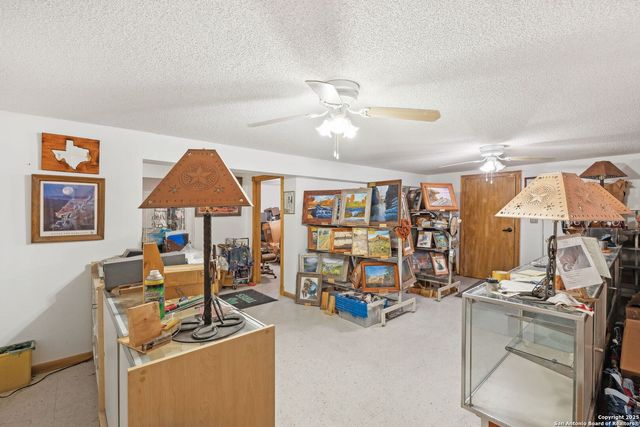 200 HIGHLAND DR, Bandera, TX 78003
