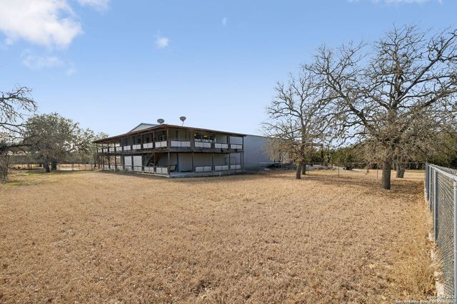 200 HIGHLAND DR, Bandera, TX 78003