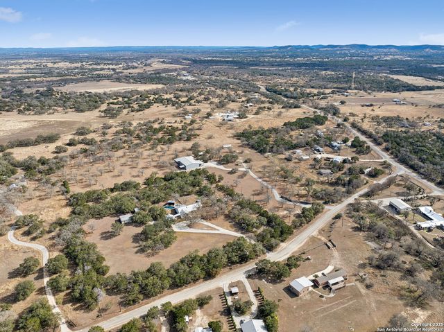 200 HIGHLAND DR, Bandera, TX 78003