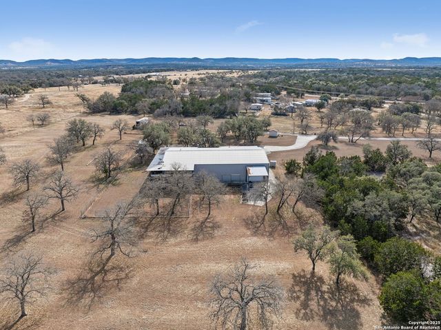 200 HIGHLAND DR, Bandera, TX 78003