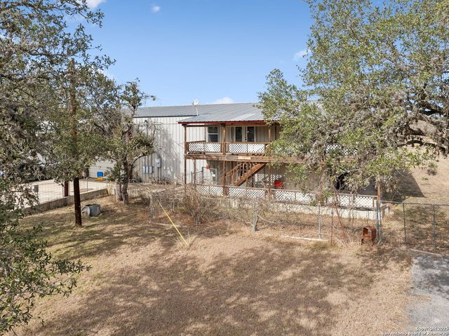 200 HIGHLAND DR, Bandera, TX 78003