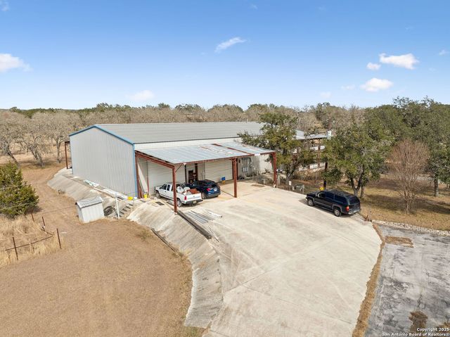 200 HIGHLAND DR, Bandera, TX 78003
