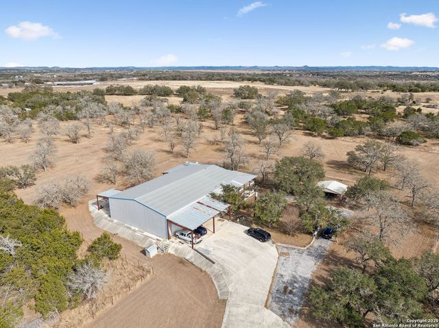 200 HIGHLAND DR, Bandera, TX 78003